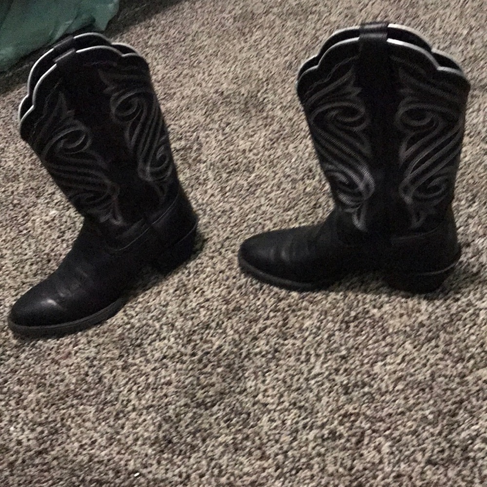 Boots - Picture 3 of 3